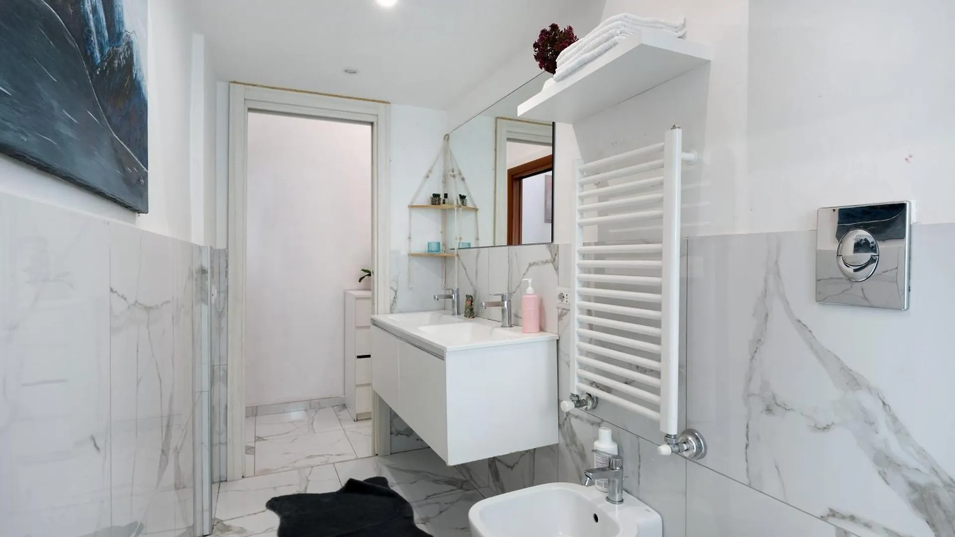 Whiteandblacknapoli Apartmán